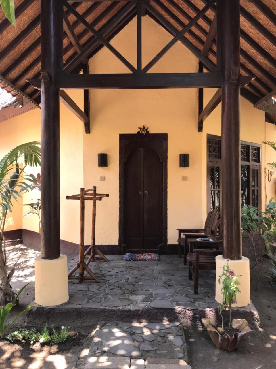 Matahari Inn Gili Trawangan Exterior photo